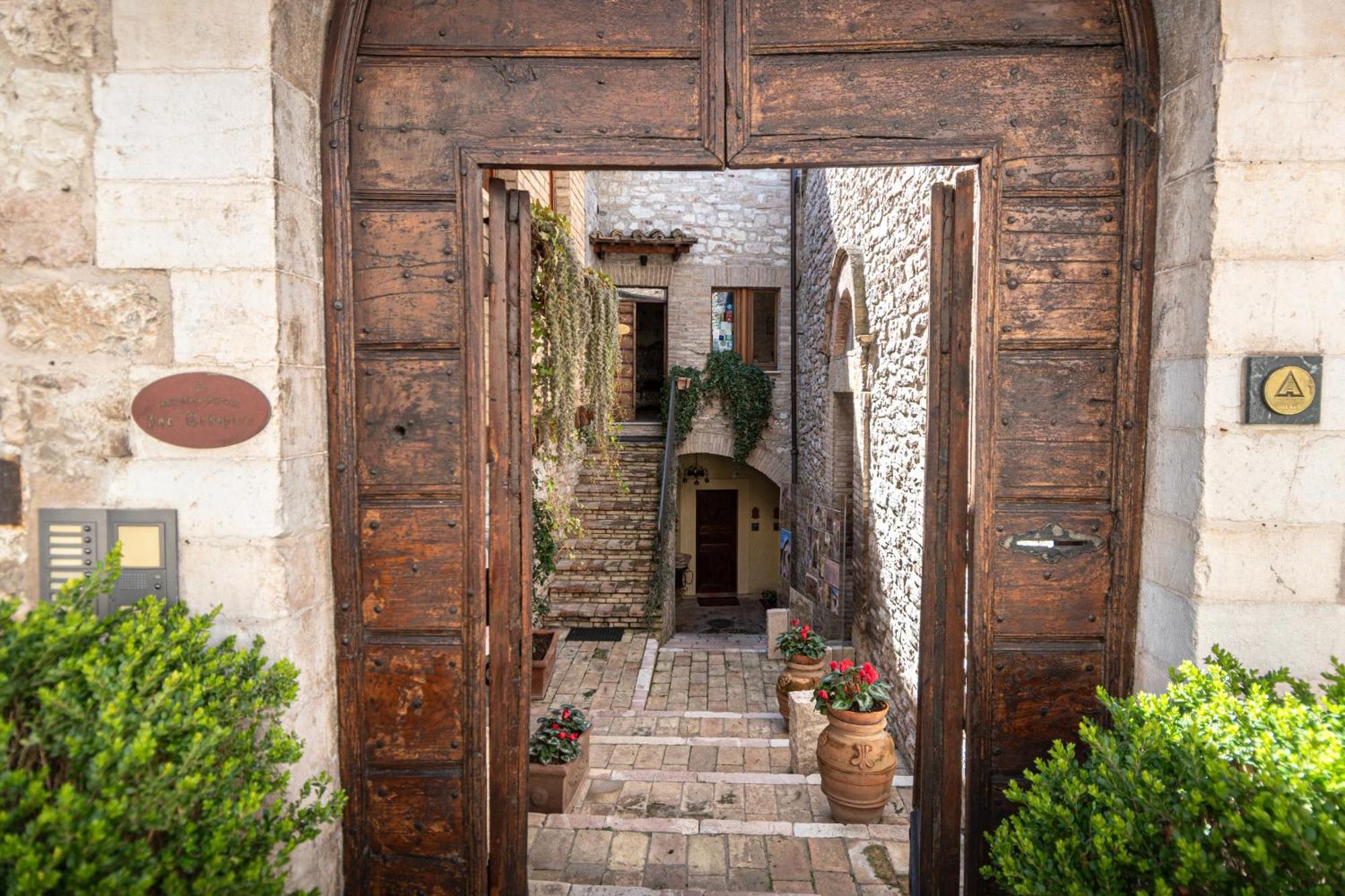 Residenza D'Epoca San Crispino Aparthotel อัสซิซี ภายนอก รูปภาพ