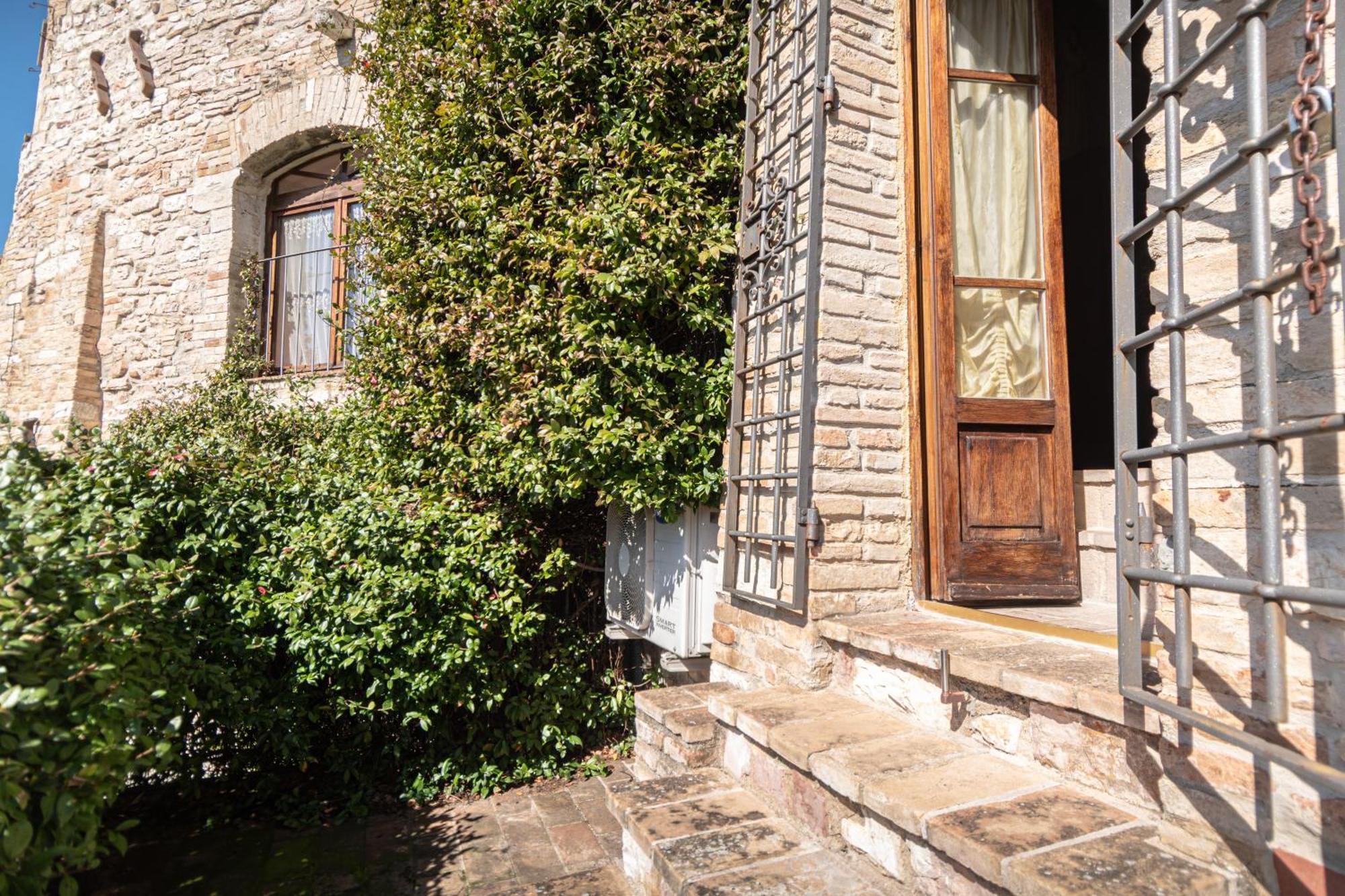 Residenza D'Epoca San Crispino Aparthotel อัสซิซี ภายนอก รูปภาพ